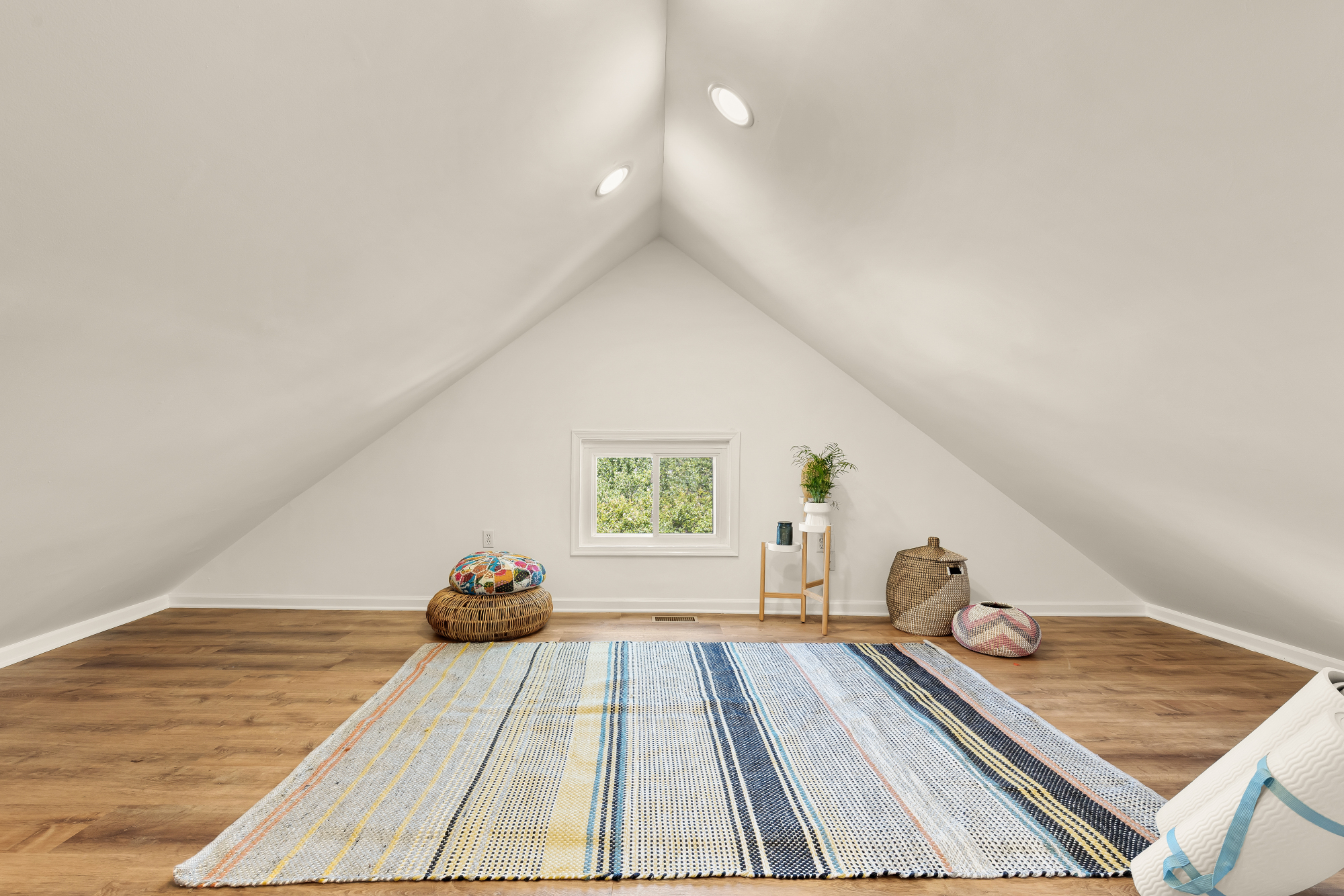 1231 Franklin St NE DC Attic bonus room